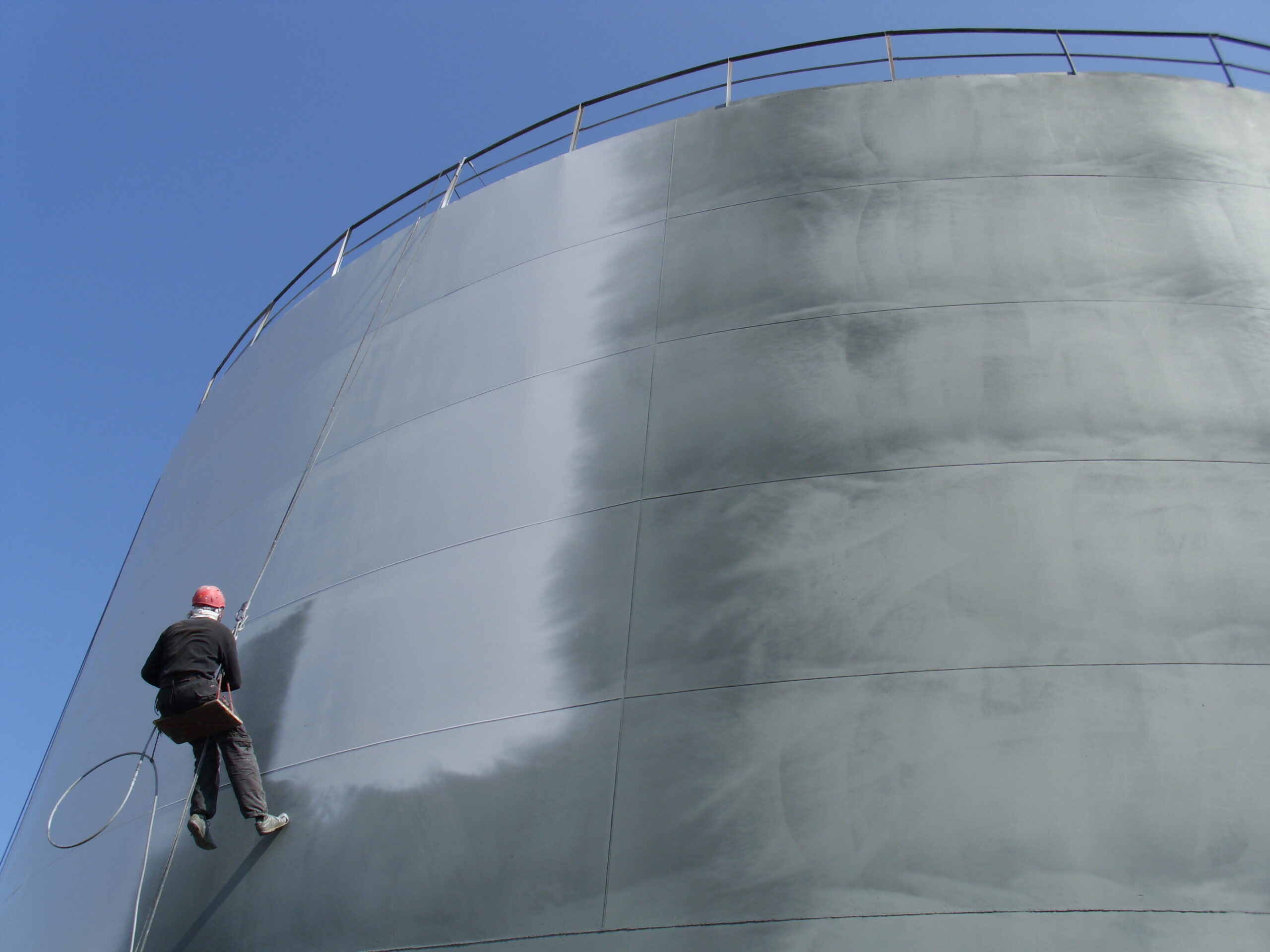 Нанесение огнезащитных составов на объектах повышенной опасности: технологии и контроль